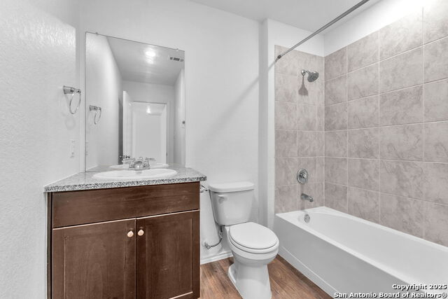 Listing photo id 32 for 3407 Angus Crossing