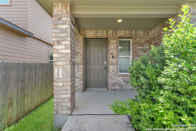 Listing photo id 3 for 3407 Angus Crossing