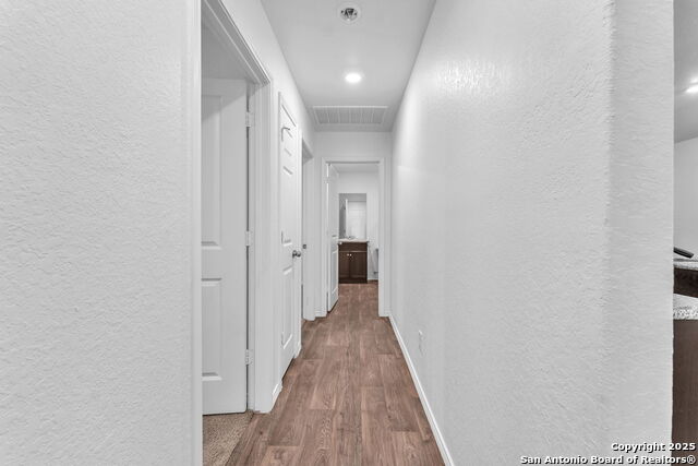 Listing photo id 4 for 3407 Angus Crossing