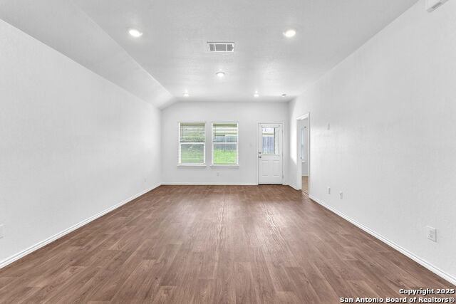 Listing photo id 7 for 3407 Angus Crossing