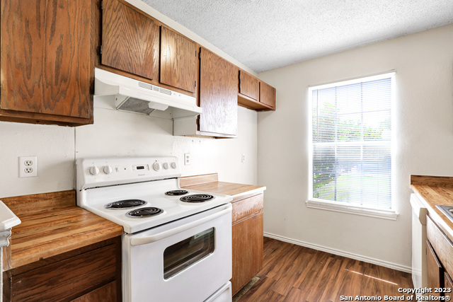 Image 4 of 21 For 7204 Hardesty