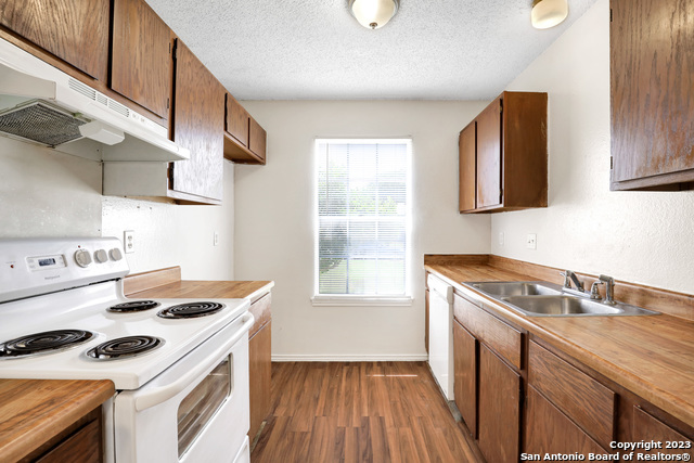 Image 6 of 21 For 7204 Hardesty