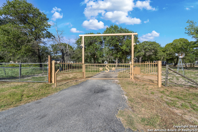 Details for 1843 Burr Oak, Adkins, TX 78101
