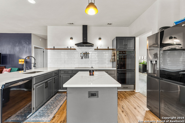 Image 18 of 50 For 19418 Encino Summit