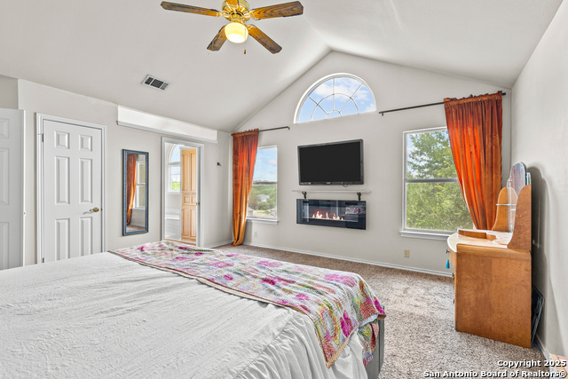 Image 25 of 50 For 19418 Encino Summit