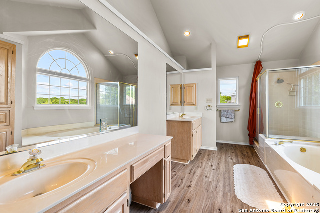Image 26 of 50 For 19418 Encino Summit