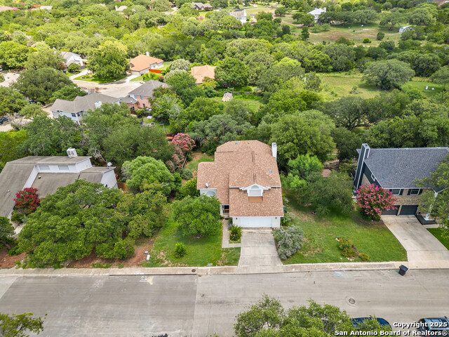 Image 41 of 50 For 19418 Encino Summit