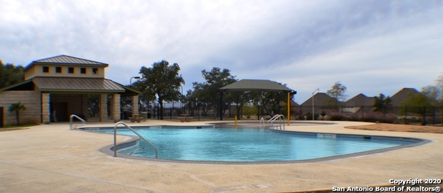 Listing photo id 34 for 816 Alpino