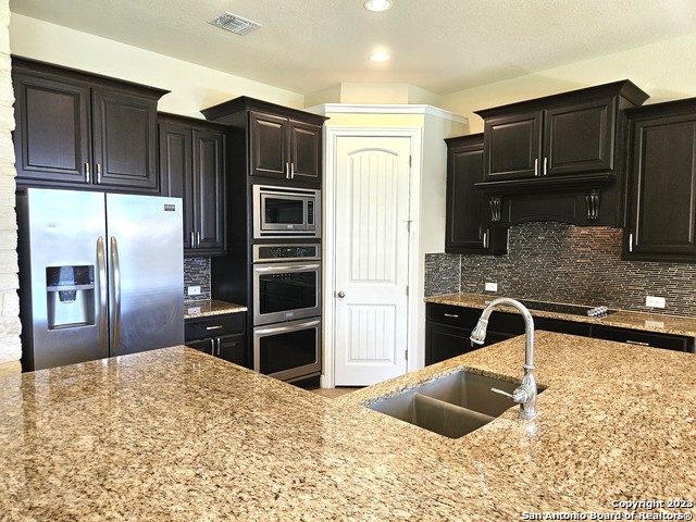 Listing photo id 5 for 816 Alpino