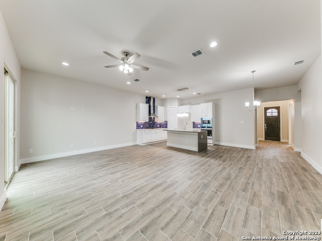 Image 4 of 25 For 11158 Vance Jackson Rd  17