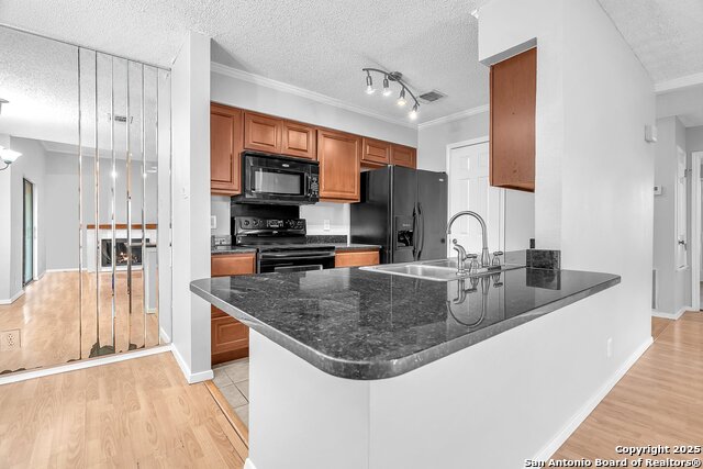 Listing photo id 12 for 4212 Medical 1705