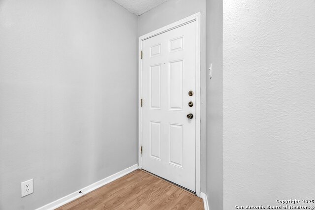 Listing photo id 3 for 4212 Medical 1705