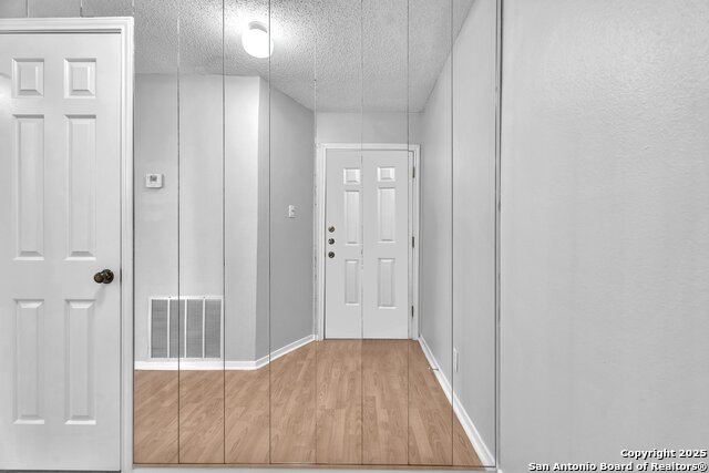 Listing photo id 4 for 4212 Medical 1705