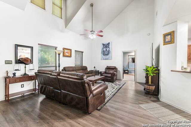 Listing photo id 2 for 115 River Trail