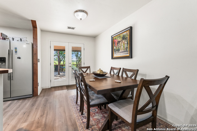 Listing photo id 4 for 115 River Trail