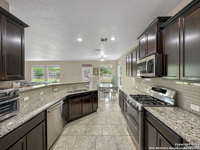 Listing photo id 10 for 6847 Briscoe Mill