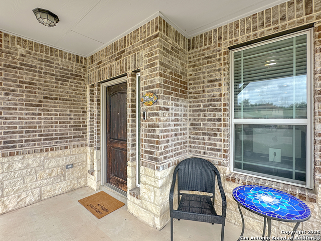 Listing photo id 0 for 6847 Briscoe Mill
