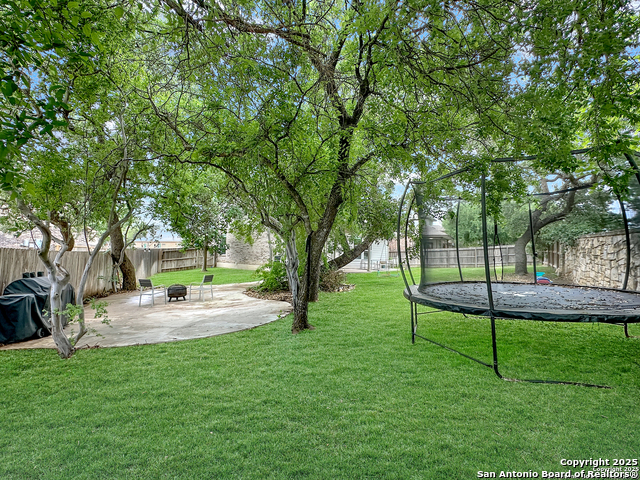 Listing photo id 33 for 6847 Briscoe Mill