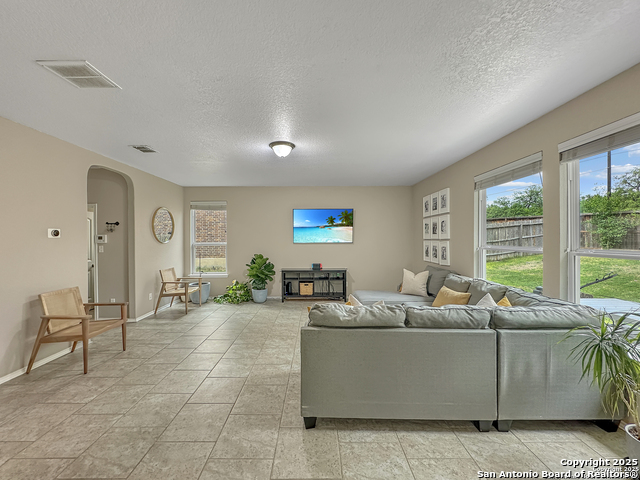 Listing photo id 4 for 6847 Briscoe Mill