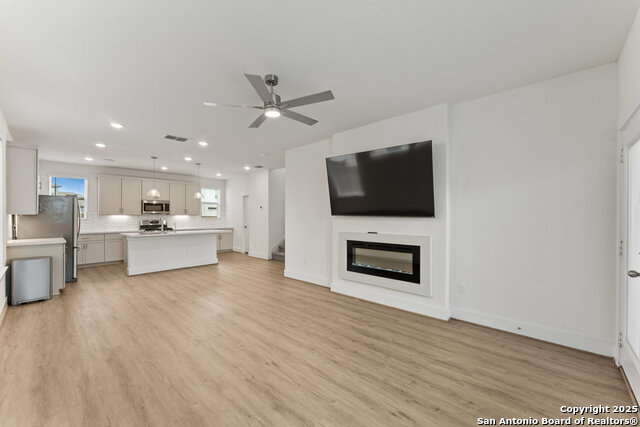 Listing photo id 13 for 9619 Stillwater