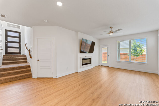 Listing photo id 3 for 9619 Stillwater