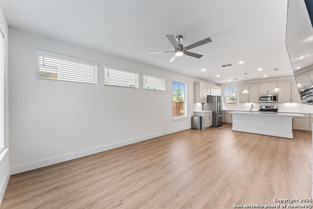 Listing photo id 5 for 9619 Stillwater