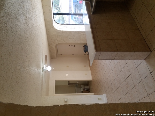 Image 11 of 19 For 600 Monticello Ct  3