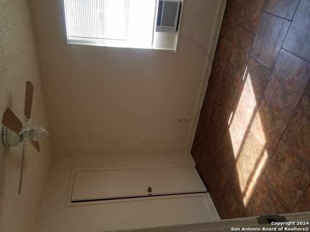 Image 14 of 19 For 600 Monticello Ct  3