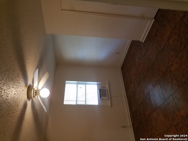 Image 15 of 19 For 600 Monticello Ct  3