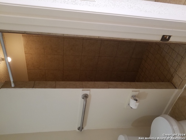 Image 18 of 19 For 600 Monticello Ct  3