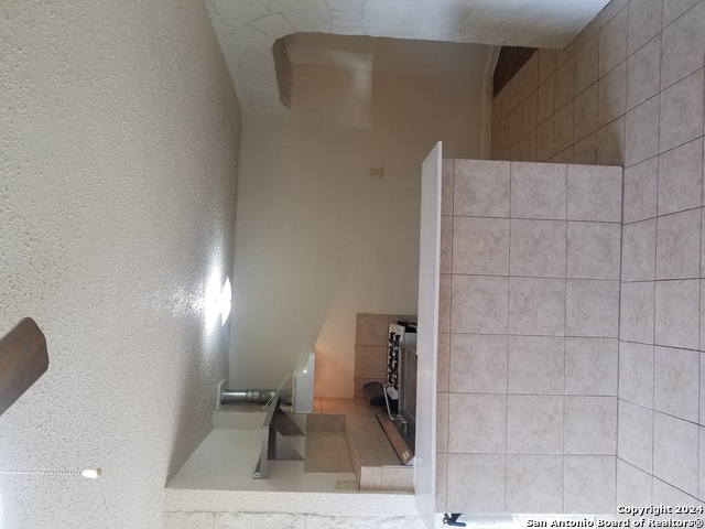 Image 8 of 19 For 600 Monticello Ct  3