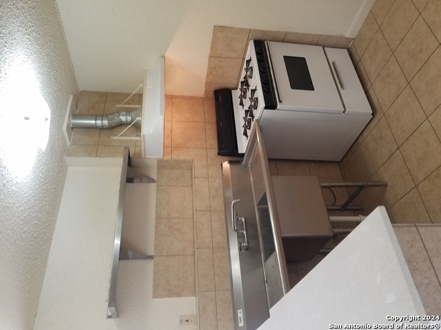 Image 9 of 19 For 600 Monticello Ct  3