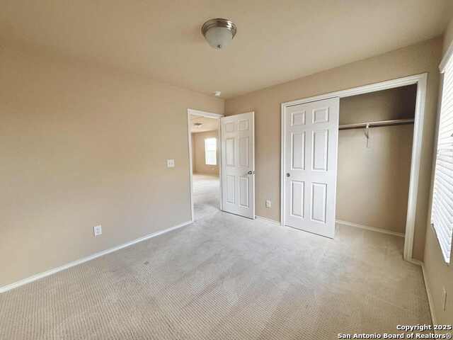 Image 17 of 22 For 3410 York Crest