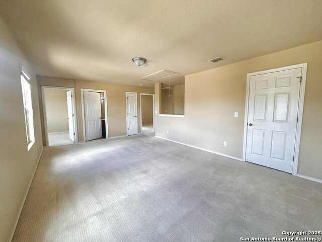 Image 18 of 22 For 3410 York Crest