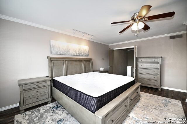 Image 12 of 28 For 10819 Crown View S