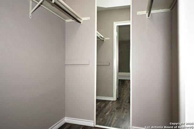 Image 14 of 28 For 10819 Crown View S