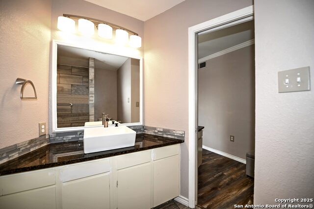 Image 16 of 28 For 10819 Crown View S
