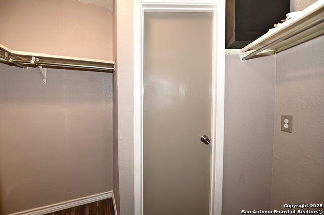 Image 17 of 28 For 10819 Crown View S