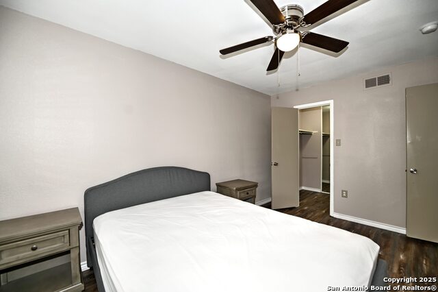 Image 20 of 28 For 10819 Crown View S