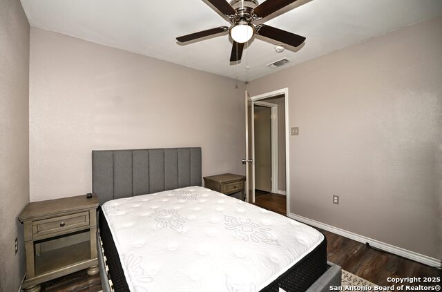 Image 25 of 28 For 10819 Crown View S