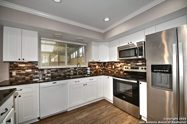 Image 5 of 28 For 10819 Crown View S