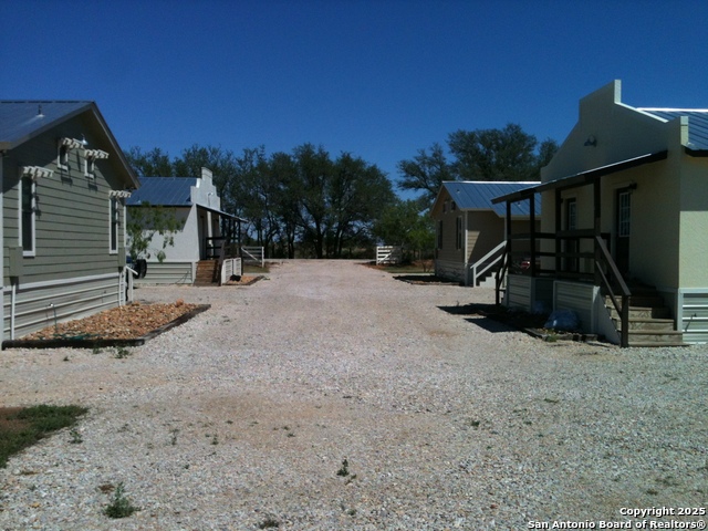 Details for 1919 County Road 1660, Moore, TX 78057