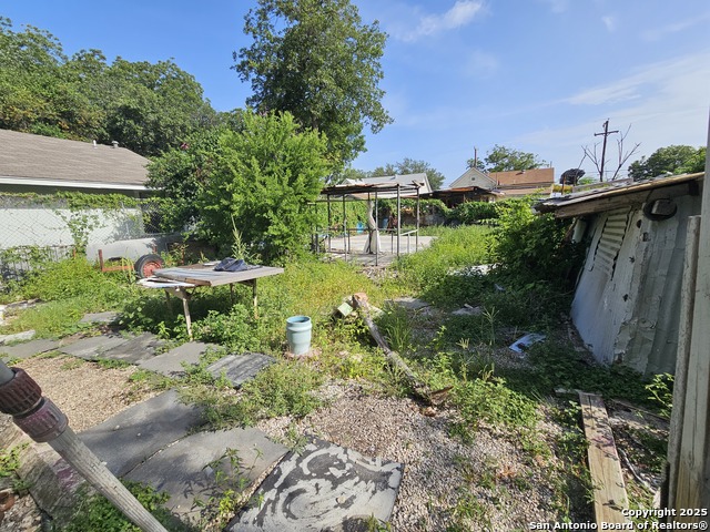 Listing photo id 2 for 101 Willow  