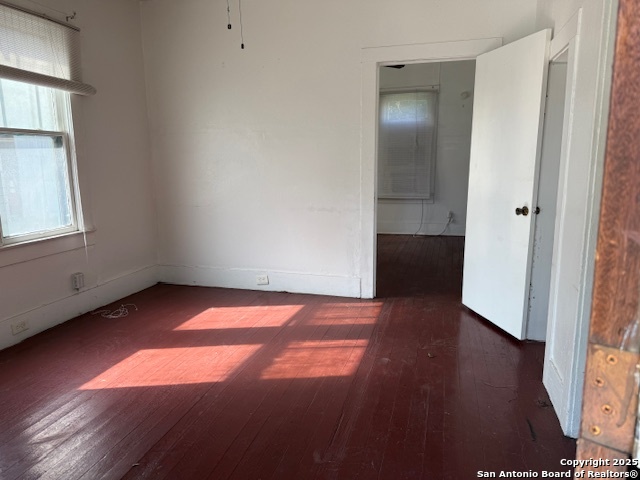 Listing photo id 1 for 506 Grayson E