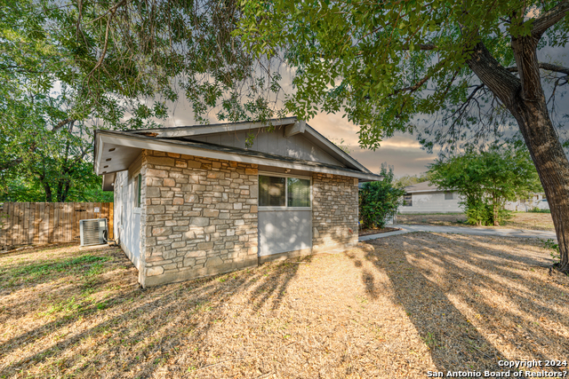 Image 14 of 38 For 5802 Branch Valley