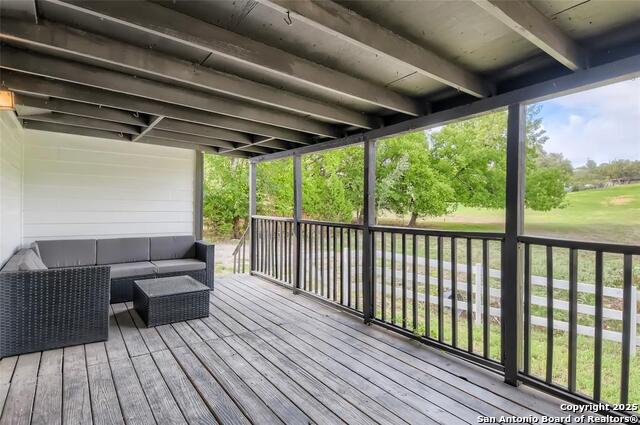 Listing photo id 3 for 20707 Greenpark