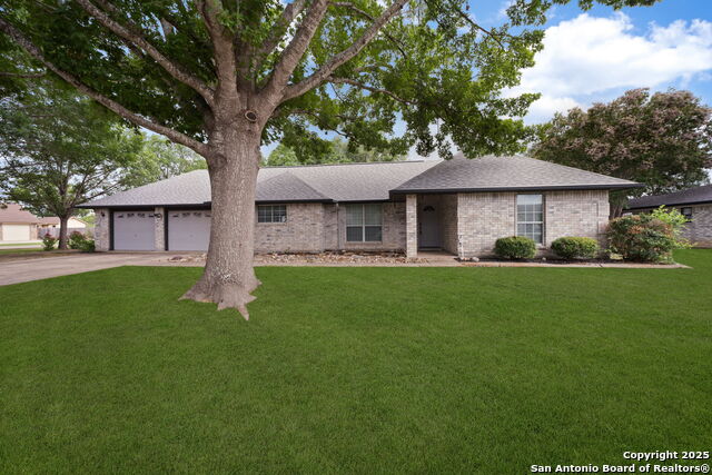 Details for 128 Village Path, Castroville, TX 78009