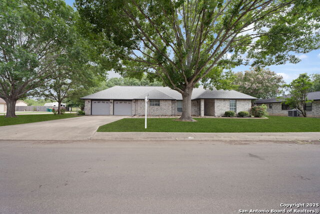 Listing photo id 0 for 128 Village Path