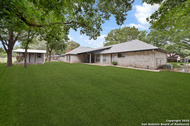 Listing photo id 24 for 128 Village Path