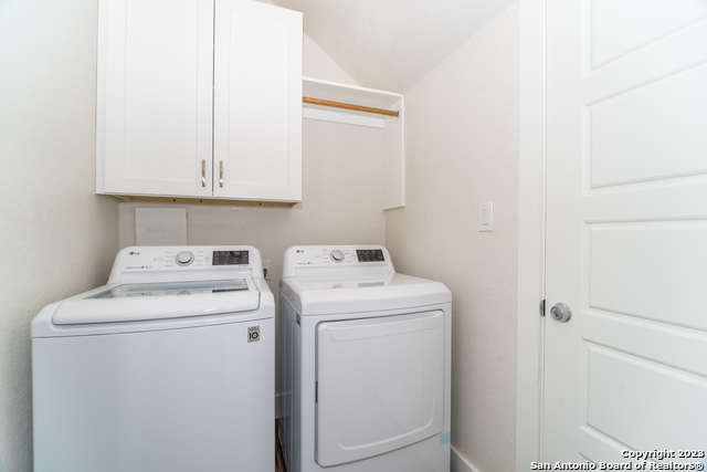 Image 13 of 30 For 2747 Del Pilar Dr